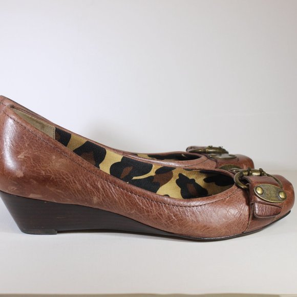 JESSICA SIMPSON Brown Distressed Leather Wedge 7 - Picture 3 of 9